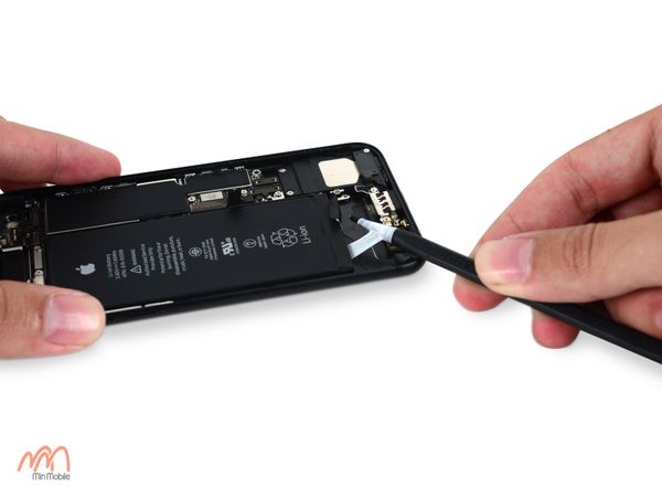 thay pin iPhone 7 Plus chính hãng uy tín