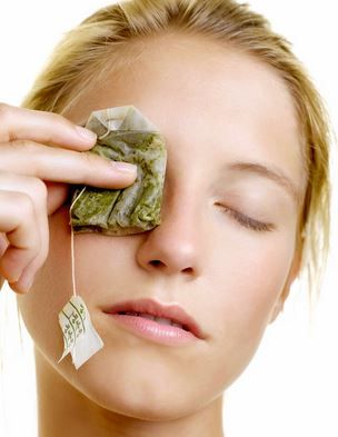 ĐÁNH BAY QUẦNG THÂM BỌNG MẮT VỚI NHỮNG 10 NGUYÊN LIỆU CỰC ĐƠN GIẢN