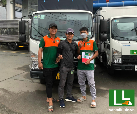Hình ảnh hoạt động của đội ngũ xe tải Công ty Lưu Lê