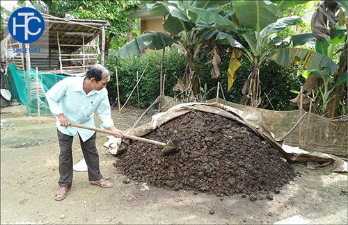 Chăm sóc cây ăn trái vào mùa khô bằng phân hữu cơ và máy bơm hỏa tiễn2