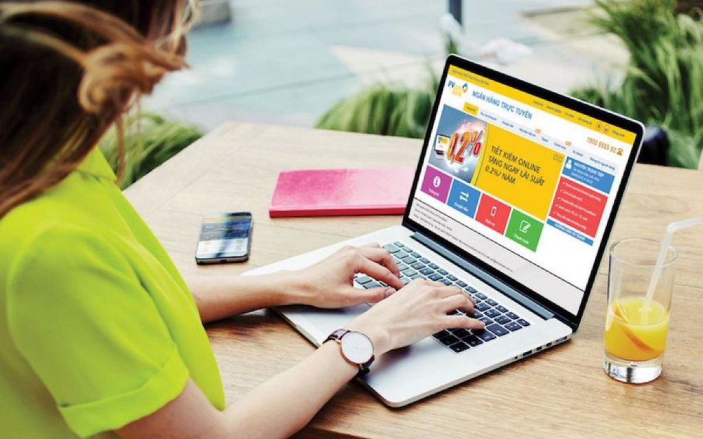 Báo cáo Tổng quan thảo luận và Hành vi tiêu dùng Ngành Thương mại điện tử dịp Tết 2020