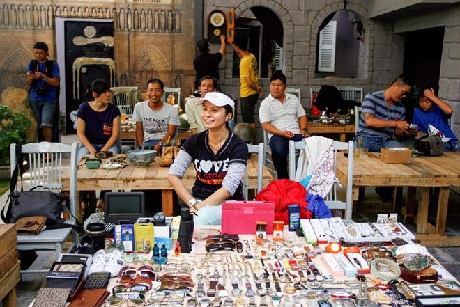 Chợ ‘ve chai ngàn đô' độc đáo giữa lòng Sài Gòn