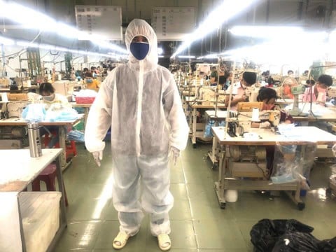 THE CORONAVIRUS FIGHT: LOVELY-VN MAKES MEDICAL MASKS AND GOWNS