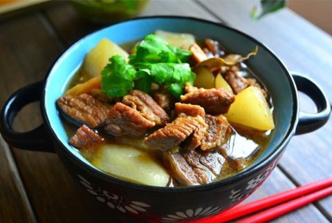 Canh thịt hầm củ cải siêu ngon cho bữa cơm chiều đầm ấm