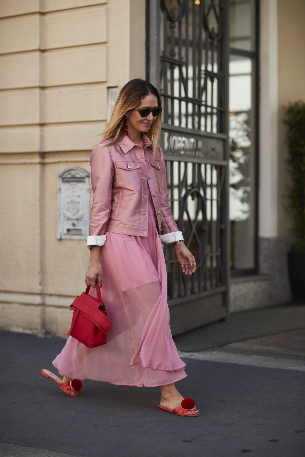 Màu hồng pastel kết hợp với màu gì xinh nhất, thời trang nhất?