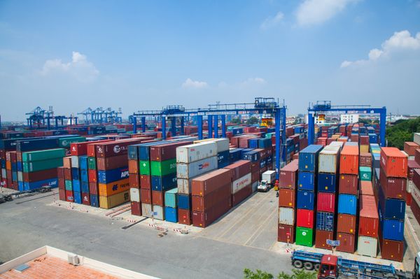 Types of sea transport containers in import and export