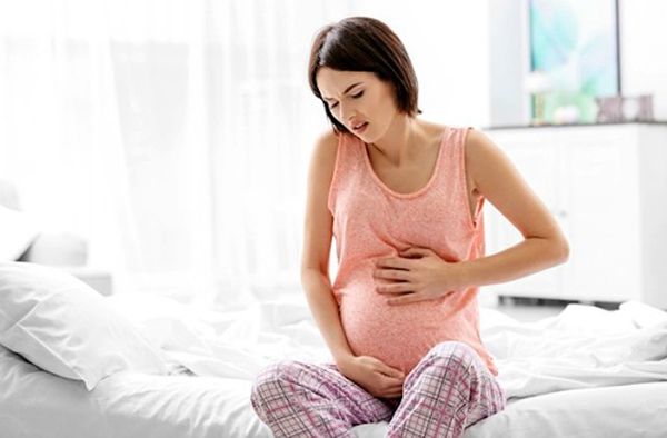 Mẹ cần tinh ý nhận biết cơn đau bụng dưới khi mang thai