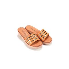 Gợi ý 4 cách phối đồ cùng giày sandal đế bằng
