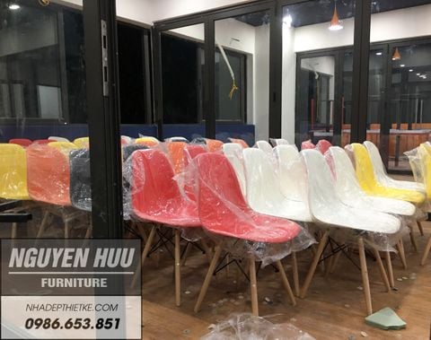 Ghế ăn eames E1 , lắp đặt hoàn thiện tại Hà Nội