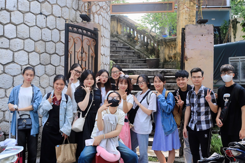 Sinh viên khoa Ngôn ngữ Anh Đại học Quản lý và Công nghệ Hải Phòng tham dự Festival thu Hà Nội