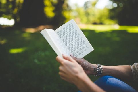 5 lợi ích không ngờ từ việc đọc vài phút mỗi ngày