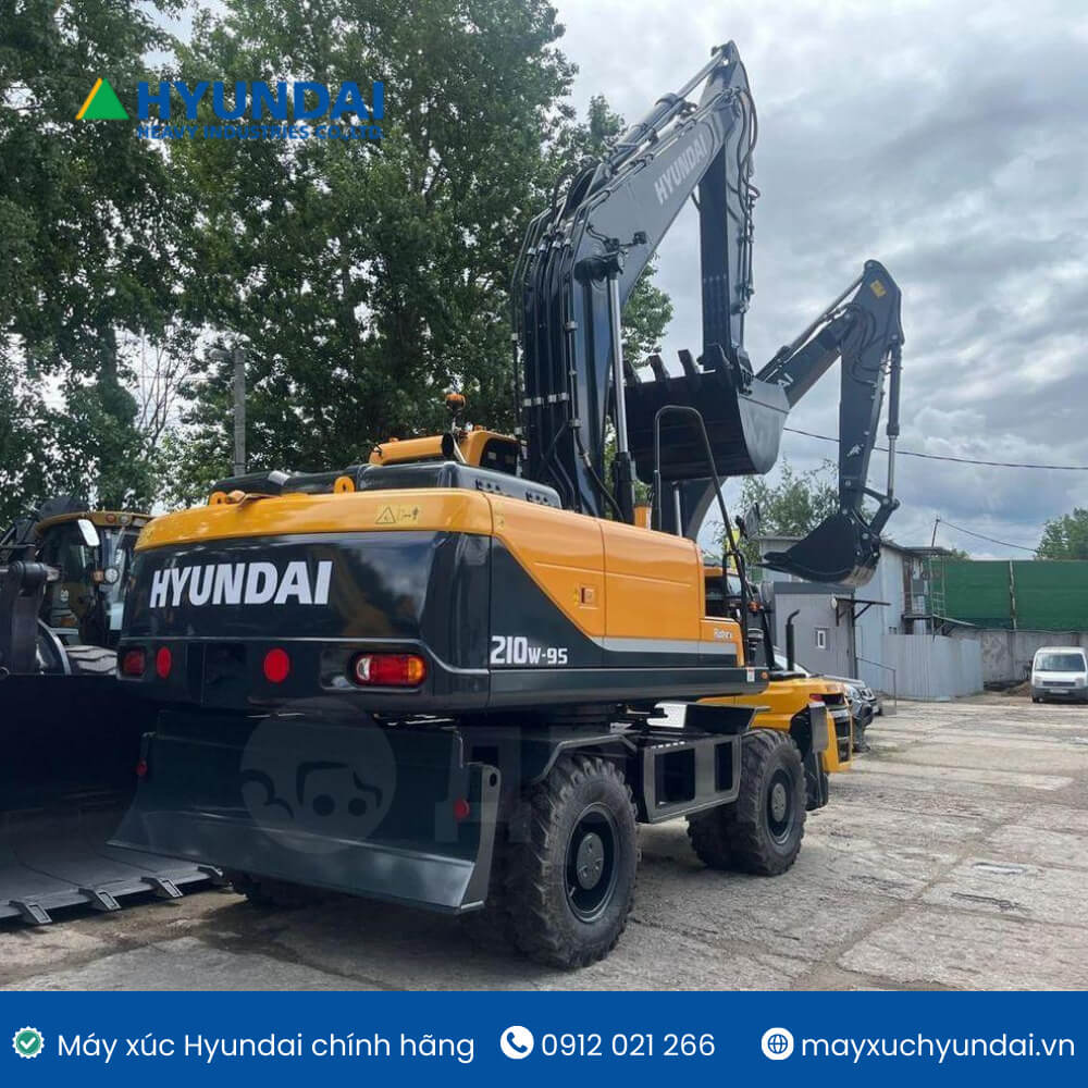 Máy xúc đào R210W-9S gầu 0.92m3