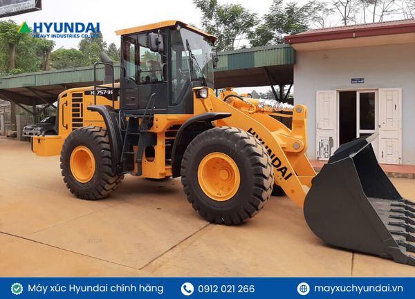 Nguyên lí làm việc của máy xúc lật