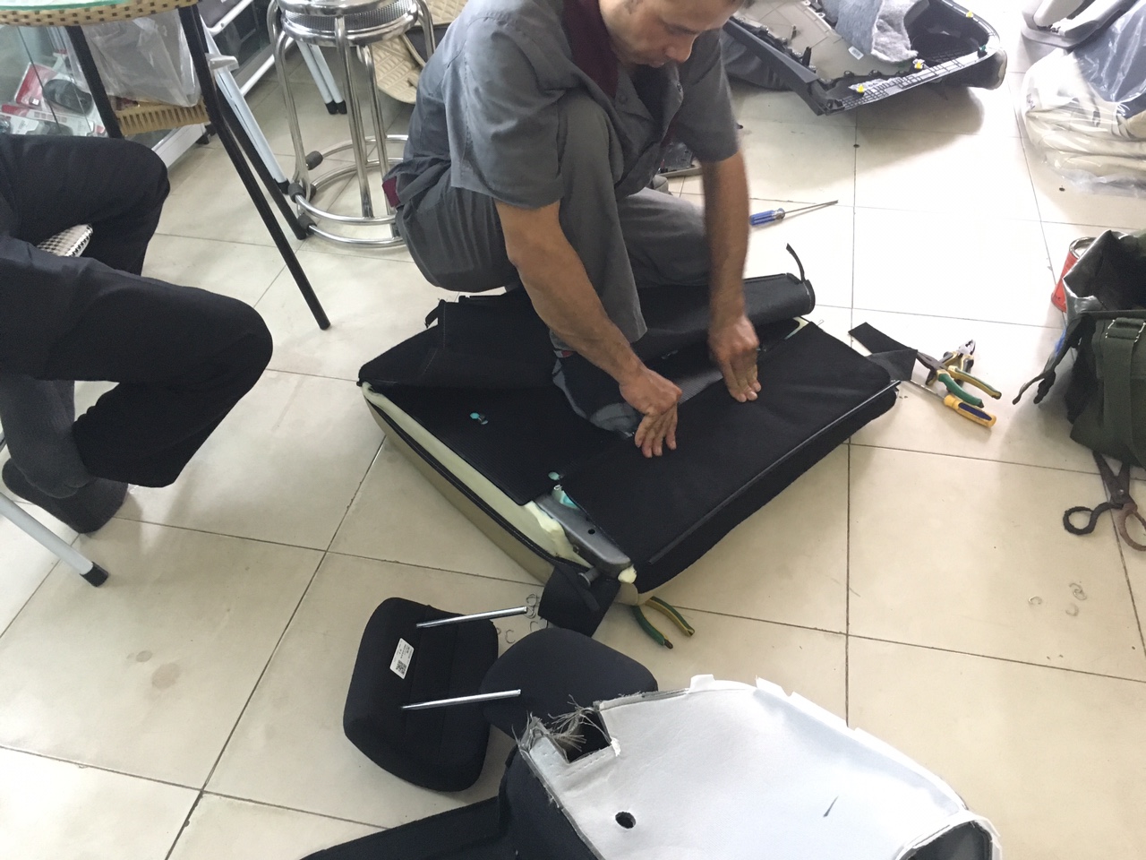 Quy trình bọc ghế da thật cho ô tô tại Rambo Auto - Xưởng may ghế da uy tín, lâu năm tại Hà Nội