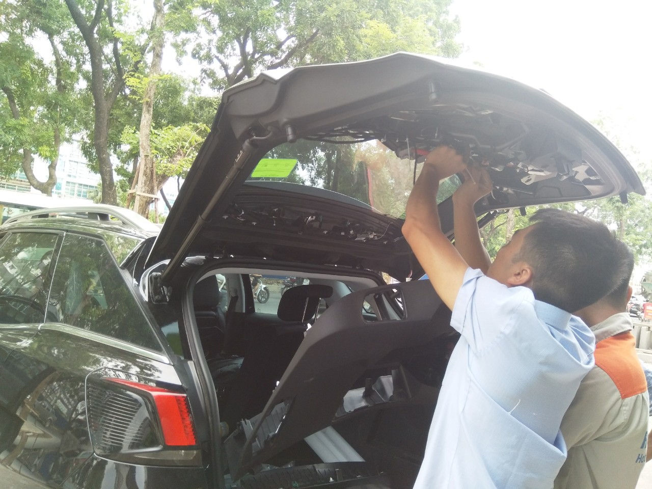 Độ cốp điện ô tô tại nhà ở Thanh Xuân Hà Nội