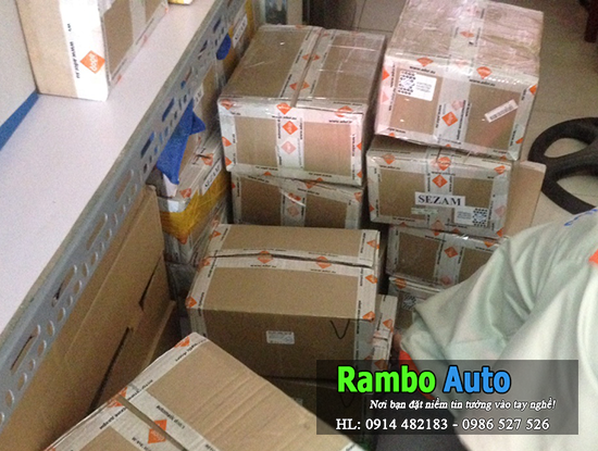 Cửa lùa tự động Nga chính hãng cho xe 16 chỗ Transit, Solati, Starex, Hiace, Sprinter