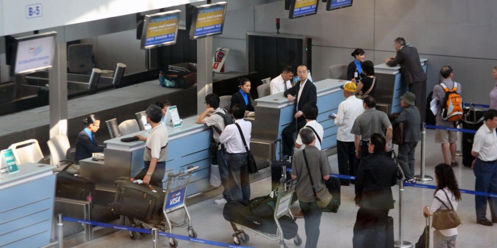 Thủ tục giấy tờ cần thiết khi lên máy bay Vietnam Airlines