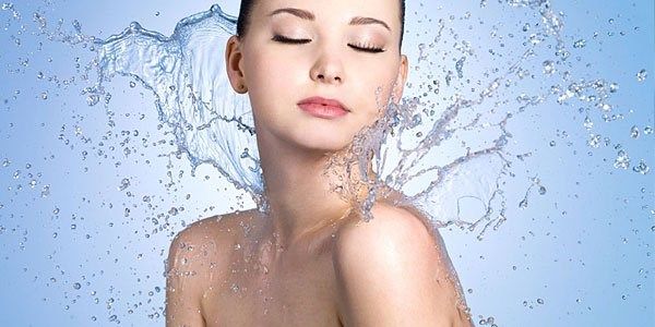 Cứ uống nước vào đúng 4 giờ này, bạn sẽ lên đời nhan sắc mà không cần phẫu thuật, nàng lười nhất định sẽ sướng rơn