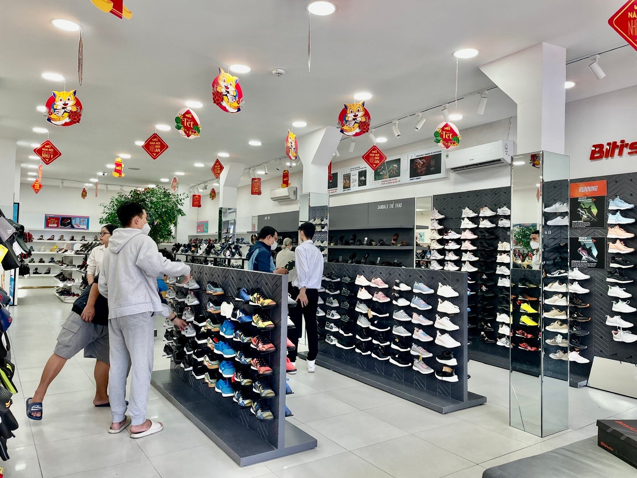 Biti's Thương hiệu uy tín về giày dép trung niên sang trọng giá tốt