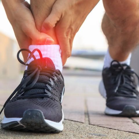 Mách bạn 5 cách làm giày rộng ra chỉ trong tích tắc
