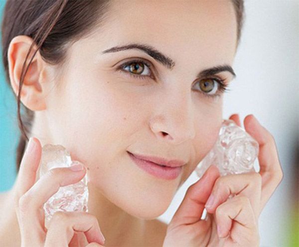 ĐÁ LẠNH - VỪA GIẢI KHÁT HIỆU QUẢ VỪA LÀ VŨ KHÍ LÀM ĐẸP SẮC BÉN, BẠN TIN KHÔNG?