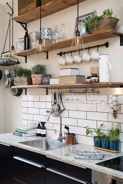 NHỮNG MẪU KỆ BẾP MỞ - LỰA CHỌN TUYỆT VỜI CHO KHÔNG GIAN BẾP CHẬT HẸP