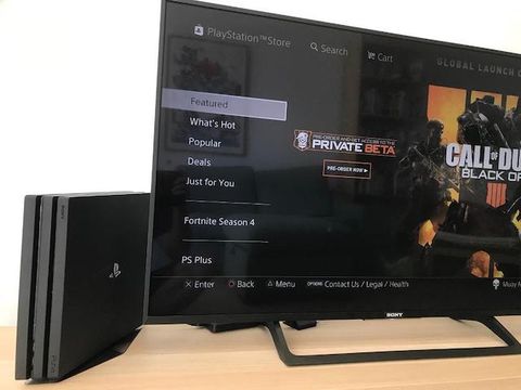 Nên để PS4 đứng hay nằm tốt hơn?