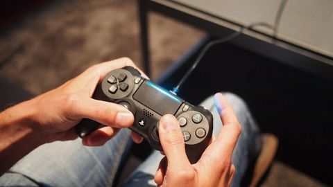 Ngoài chơi game PS4 còn làm được gì?