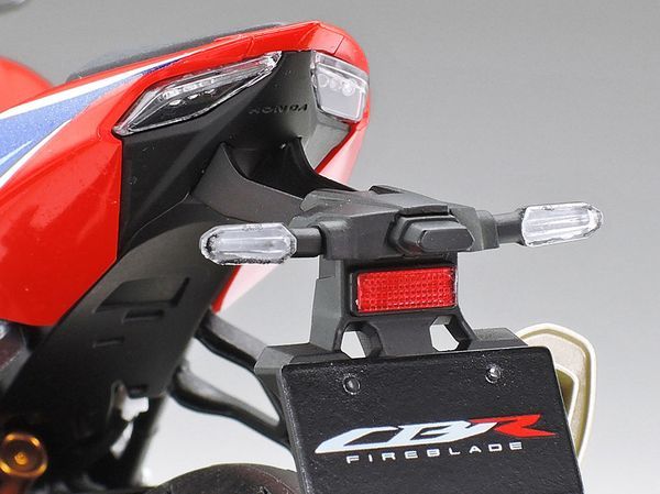 mô hình xe đua Honda CBR1000RR-R FIREBLADE SP 1-12 Tamiya 14138 Nhật Bản