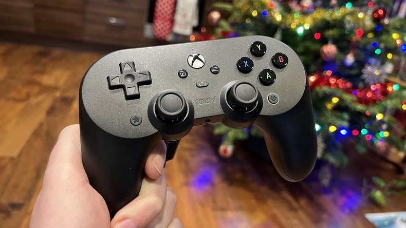 Tay cầm hợp tác của 8bitdo và Xbox: 8bitdo Pro 2 Wired Controller