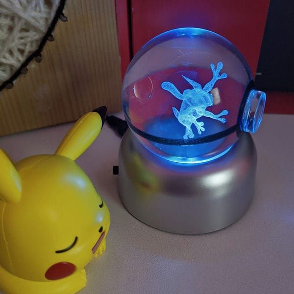 Đèn LED RGB trang trí hình quả cầu PokeBall Pokemon Greninja