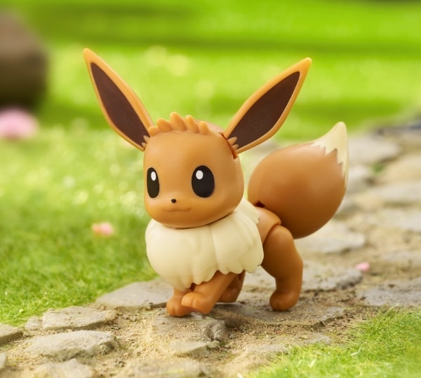 Mô Hình Eevee Blokees Classic Ver S 74002 tạo dáng đi dạo ngoài trời dễ thương