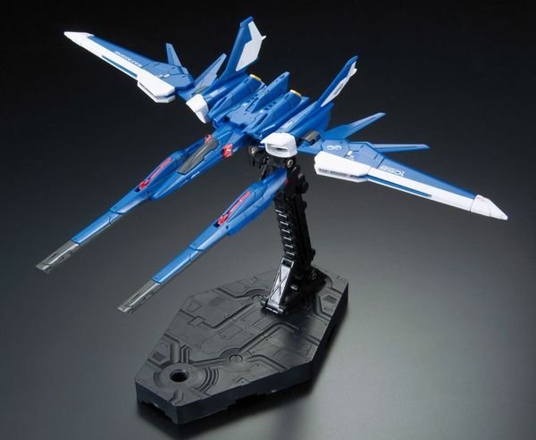 figure Build Strike Gundam Full Package RG