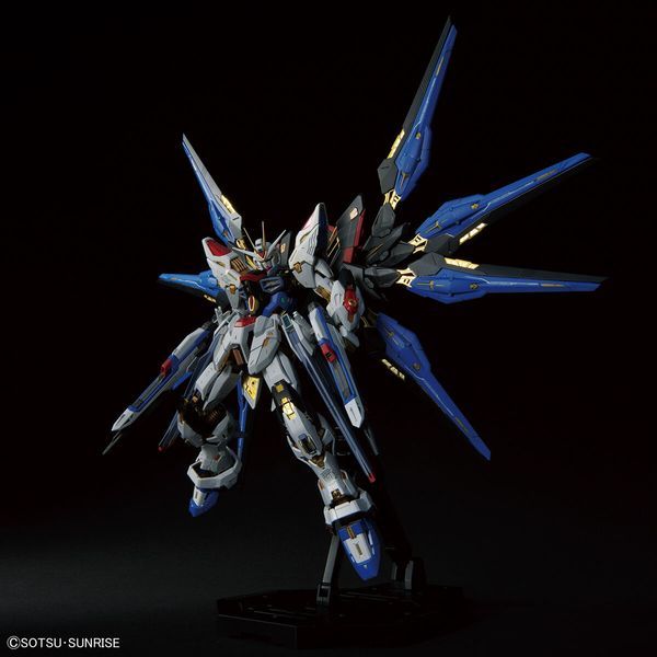 figure Strike Freedom Gundam MGEX Bandai