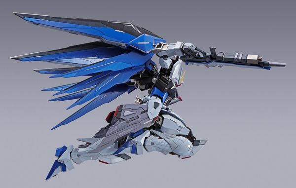 Freedom Gundam Concept 2 Metal Build real