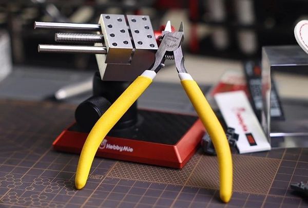 Kềm cắt mô hình Ultra Thin Single Blade HM105 - Hobby Mio chất lượng tốt nhỏ gọn chính hãng giá rẻ chuyên dụng không thể thiếu khi ráp mô hình xử lý ghẻ hiệu quả cầm vừa tay lực nhẹ
