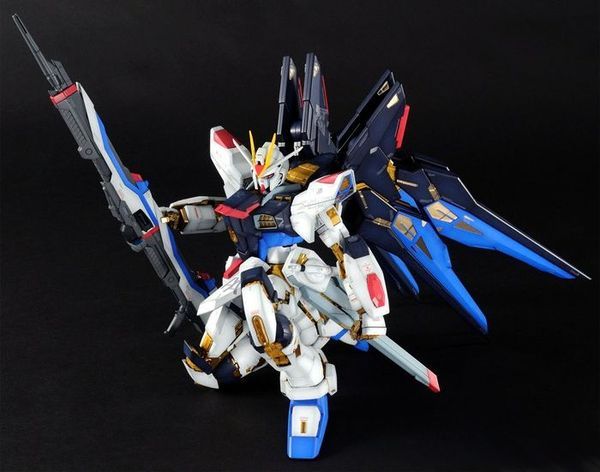 mô hình Strike Freedom Gundam PG chính hãng