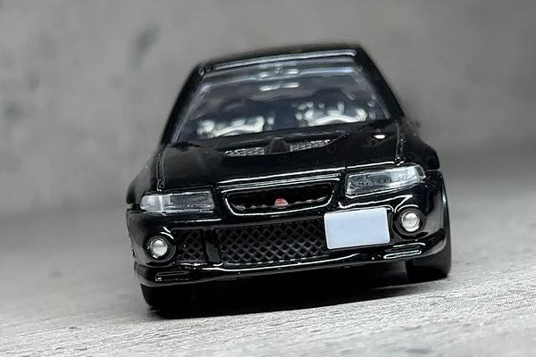 Shop bán xe đồ chơi Tomica Premium Transporter Mitsubishi Lancer Evolution VI GSR chính hãng chất lượng tốt có giao hàng toàn quốc