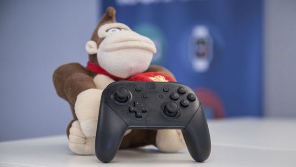 Có nên mua Pro Controller cho Nintendo Switch không?