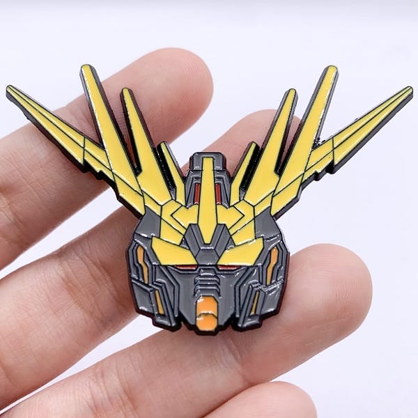 Pin ghim cài áo balo trang trí hình Gundam Banshee