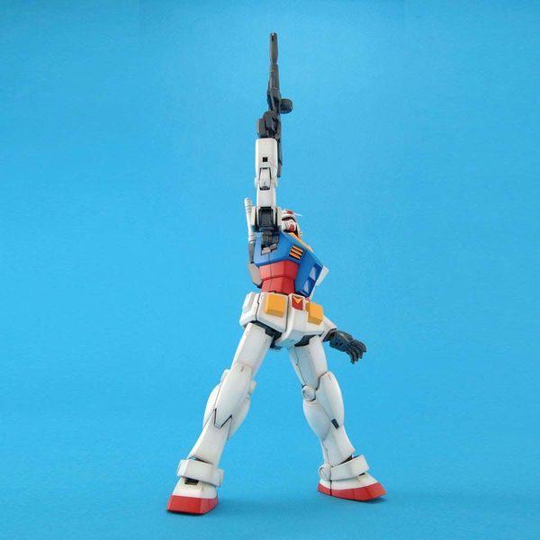 figure robot RX-78-2 Gundam Ver 2.0 MG mạnh nhất