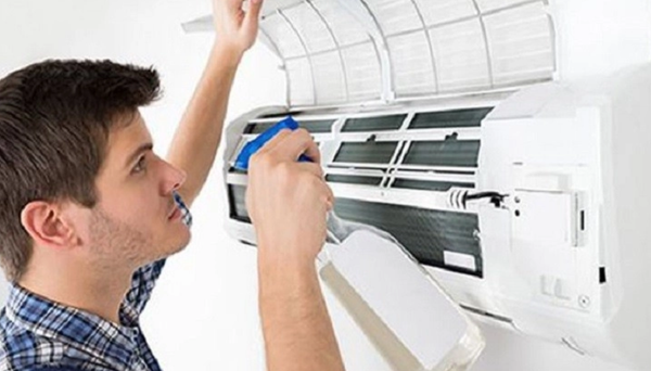Vệ sinh bộ lọc bụi và hệ thống làm lạnh
