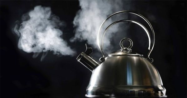 Có sự thay đổi nhiệt độ sôi của nước khi tiếp tục đun sôi