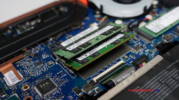 Trungtambaohanh.com mách nhỏ Nâng cấp Ram cho Laptop như thế nào là hiệu quả?