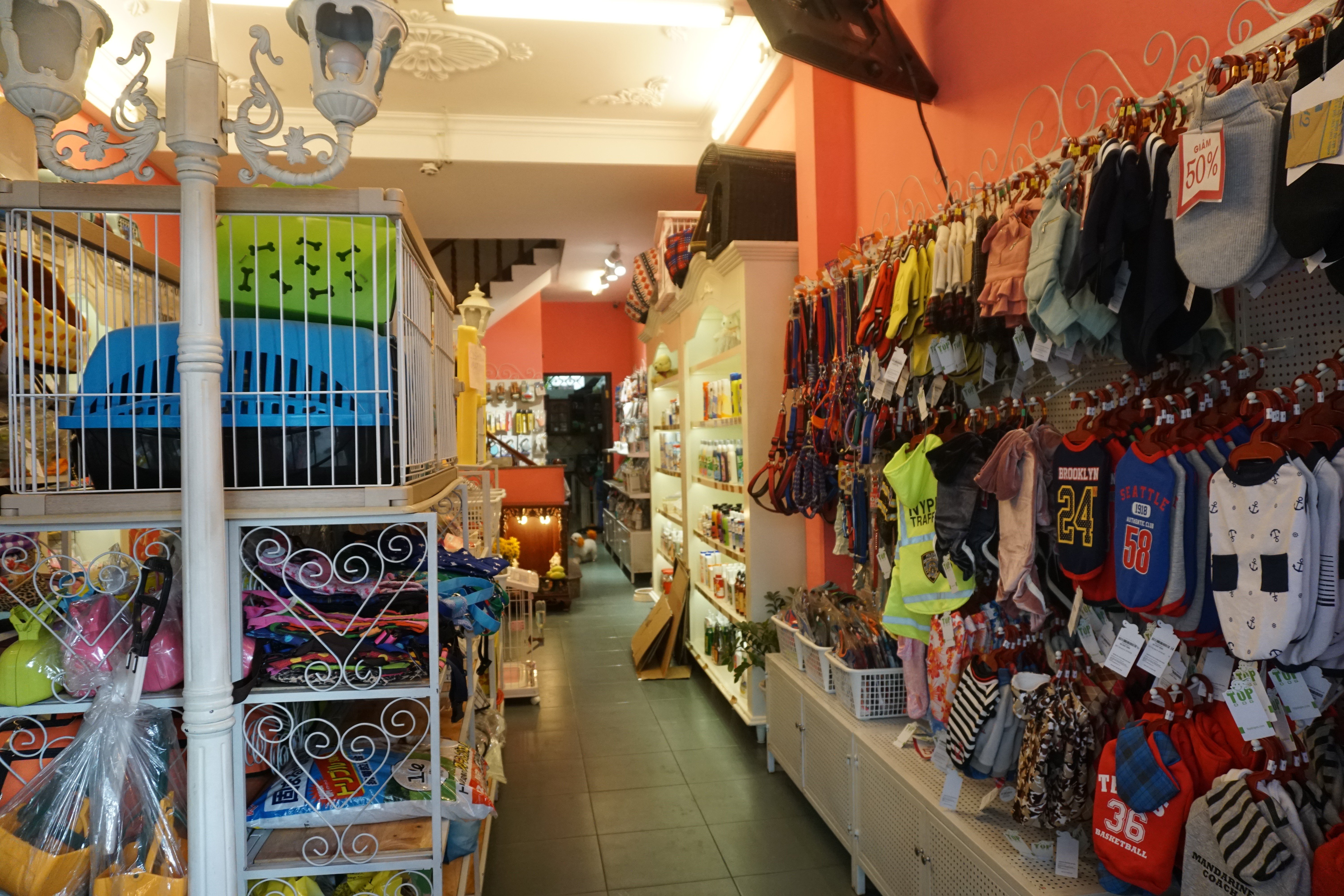 Dog paradise outlet shop