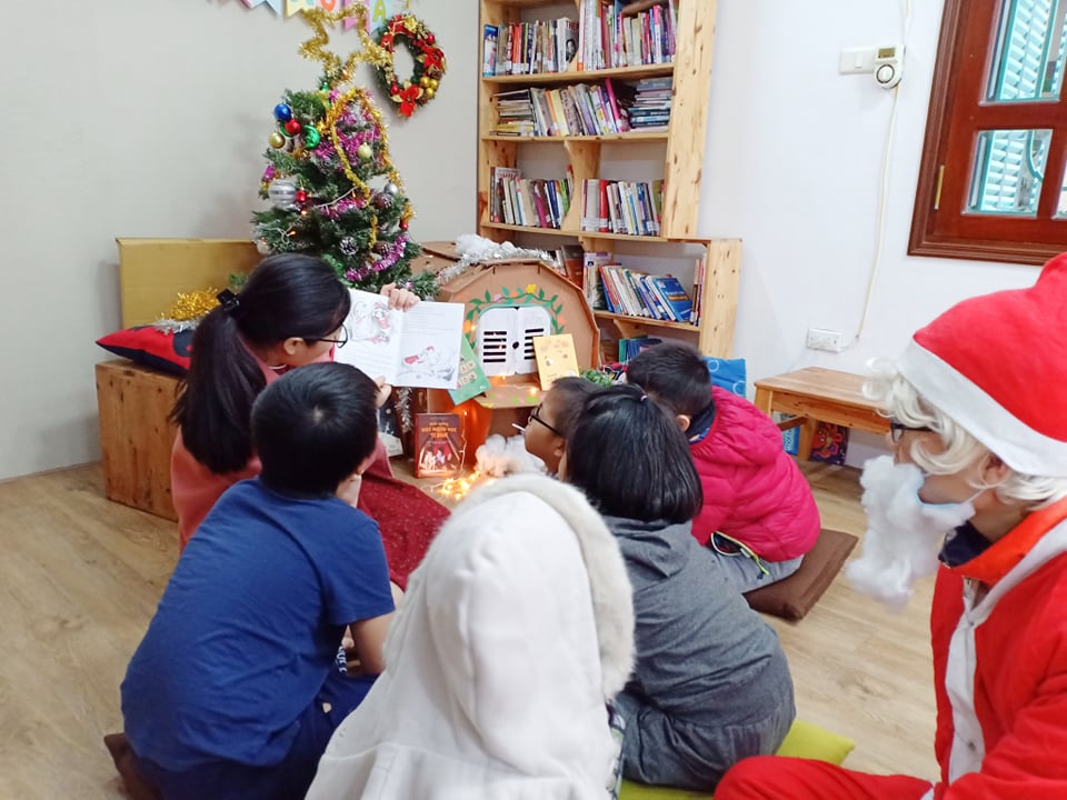 Thành công 10. Giáng sinh ấm áp tại Sách Ơi Mở Ra