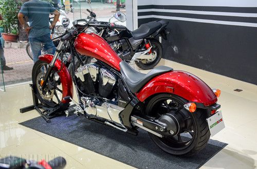 xe.thanhnien.vn| ‘Xế nổ’ cổ điển Honda Fury 2018 đầu tiên về Việt Nam