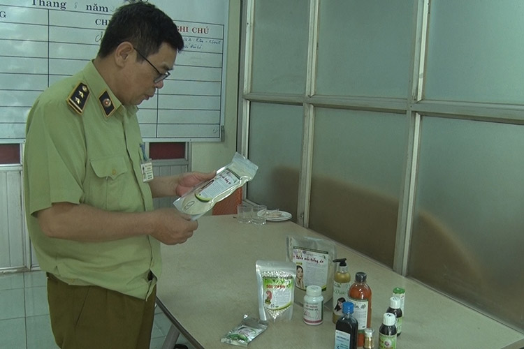 Hà Nội- Hơn 1.560 sản phẩm đông dược không rõ nguồn gốc bị thu giữ