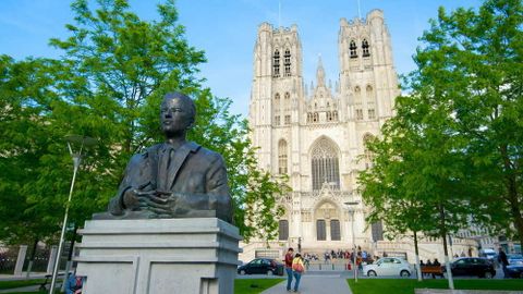 Khám phá nhà thờ Gothic Thánh Michael và Thánh Gudula độc đáo, Brussels