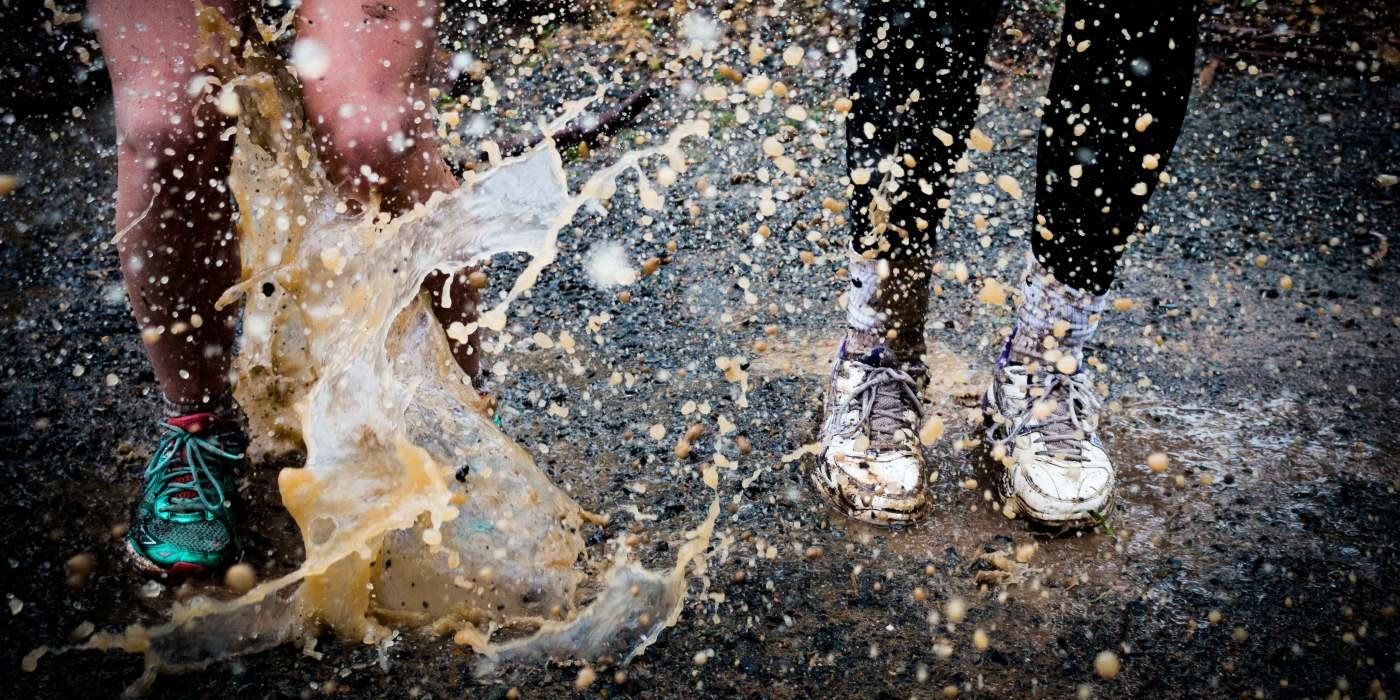 7 Cách đơn giản giúp đôi giày luôn mới trong mùa mưa